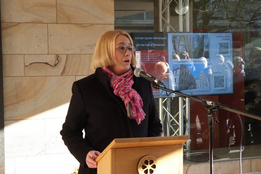 Katharina Pötter bei einer Ansprache