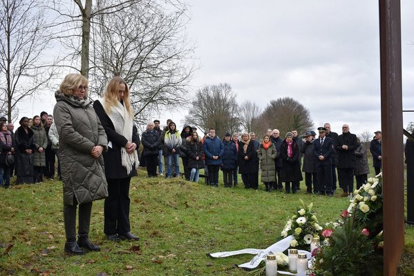 Gedenkfeier für die Opfer des Nationalsozialismus | 27. Januar 2023 | Kranzniederlegung am Mahnmal Augustaschacht